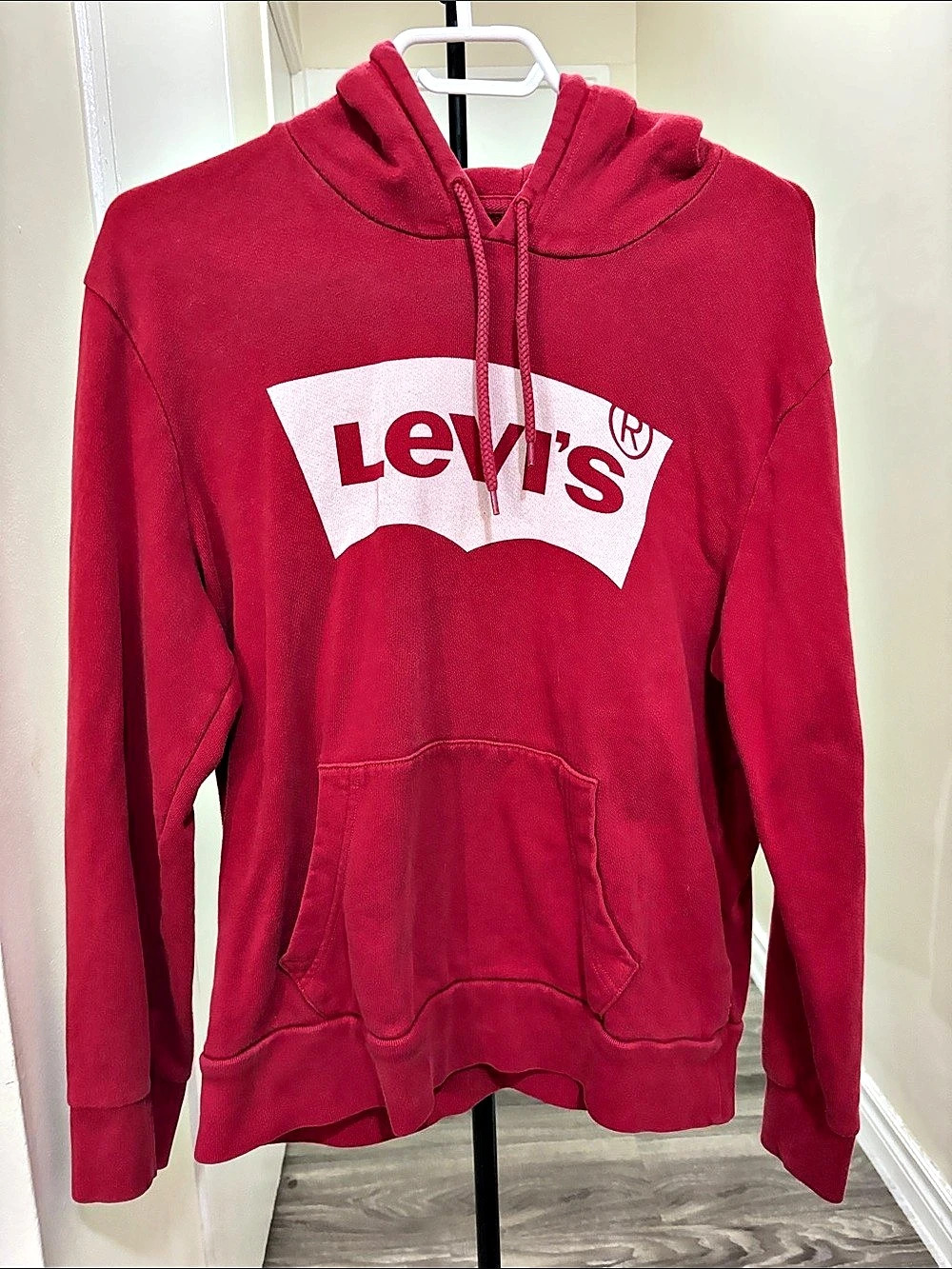 Levi's Batwing Graphic Pullover Hoodie Red Size Large